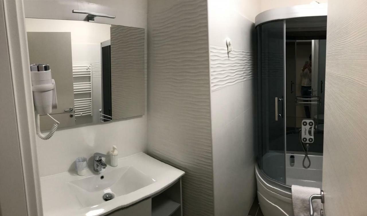 Time Out Aparthotel Casalecchio Di Reno Exterior photo